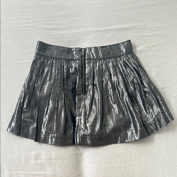 GAP Girls’ Metallic Silver Mini Skirt - Picture 2 of 3